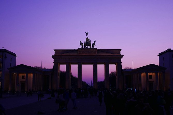 Berlin Highlights Private Guided Walking Tour - Pariser Platz, the Reichstag, and Brandenburg Gate