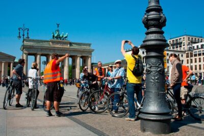 Berlin Highlights Sightseeing Bike Tour in Small Groups