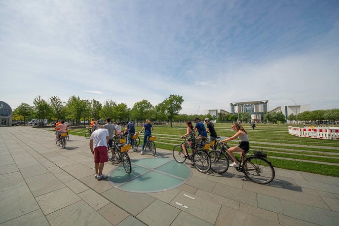 Berlin Highlights Sightseeing Bike Tour in Small Groups - Through Tiergarten to the Victory Column