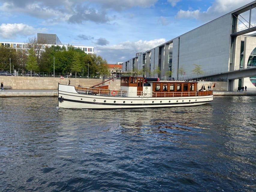 Berlin: Historic Boat Sightseeing City Center Tour - Is $33 a fair price?