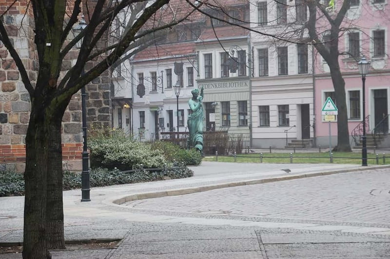 Berlin: Historic Center Walking Tour with a Real Berliner - Why this two-hour Berlin walk works