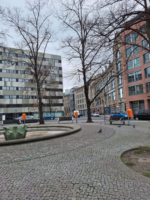 Berlin: Historic Jewish walking tour through the city center - Hausvogteiplatz and the Konfektion trade