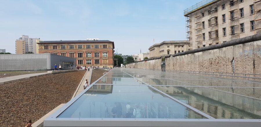 Berlin Historical Highlights Walking Tour - Unter den Linden, Bebelplatz, and Humboldt University
