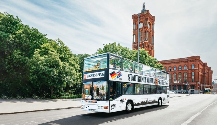 Berlin: Hop-on Hop-off Bus Tour with Live Commentary - Starting in the west at Kurfürstendamm and KaDeWe