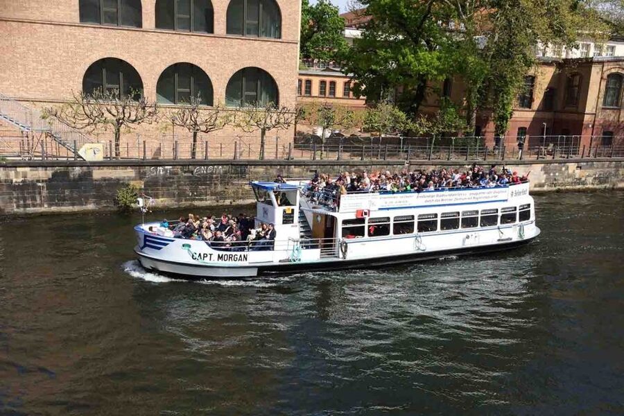 Berlin: Hop-On-Hop-Off Bus with Boat Cruise Option - What this Berlin bus tour is really good at