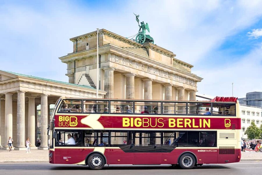 Berlin: Hop-On Hop-Off Sightseeing Bus with Boat Options - Blue Line: the route that reaches East Side Gallery