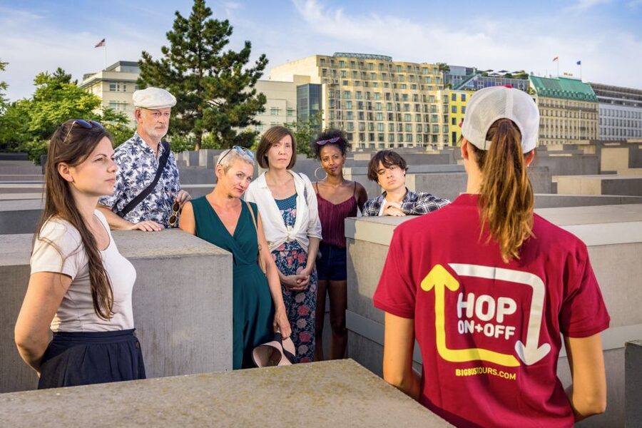 Berlin: Hop-On Hop-Off Sightseeing Bus with Boat Options - Adding the one-hour Spree River cruise
