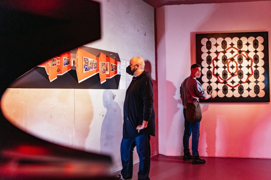 Berlin: Illuseum Berlin Entrance Ticket - Crowds, Timing, and the One-Hour Visit