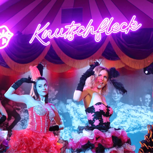 Berlin: Knutschfleck Ticket with Variety Show and Dinner - Dinner: Berlin food, with an important catch