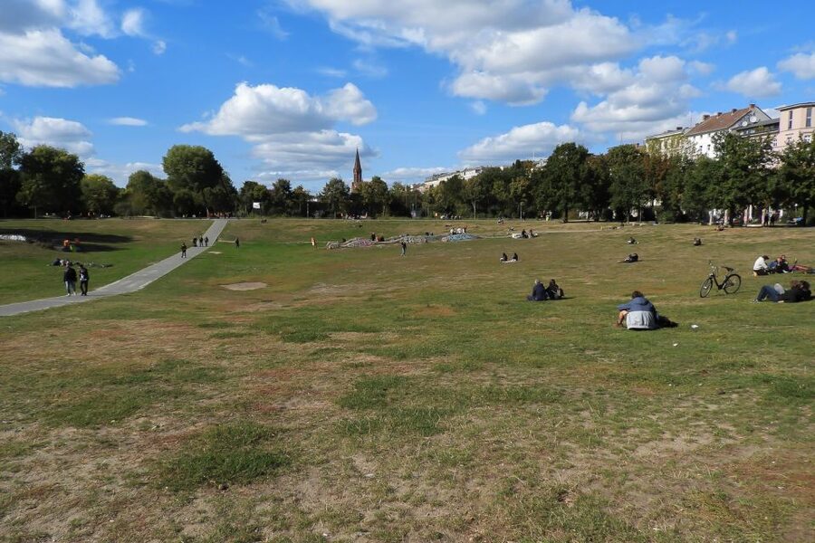 Berlin: Kreuzberg Guided Walking Evening Tour - Görlitzer Park and the Jack the Ripper story