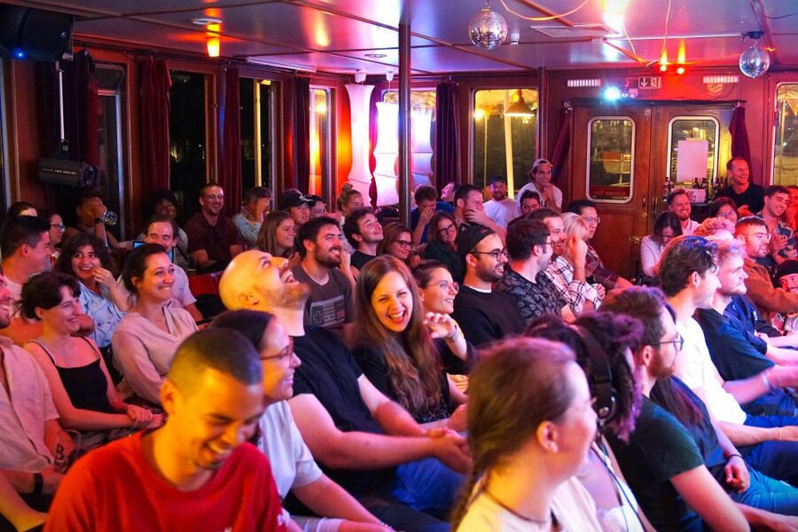 Berlin: Laughing Spree Comedy Show on a Boat - Drinks, social time, and the real value of $15