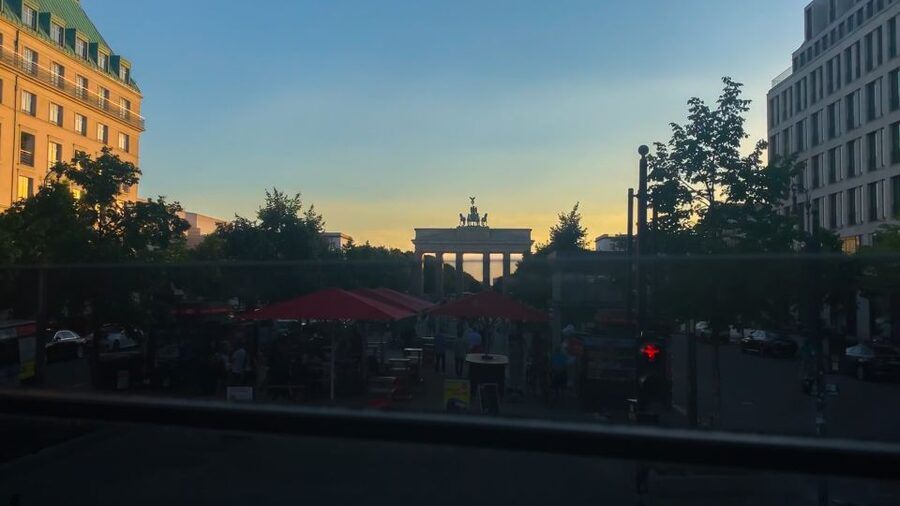 Berlin: Live-Guided Evening Sightseeing Tour by Open-top Bus - What the 75 minutes can and cannot do