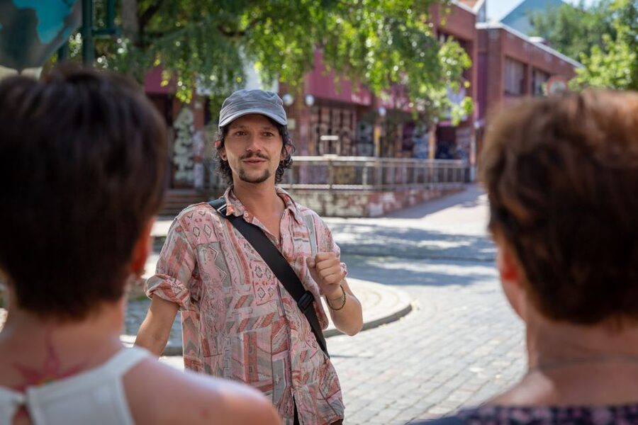 Berlin: Mitte Culinary Food Tour - Starting among the courtyards of Hackesche Höfe