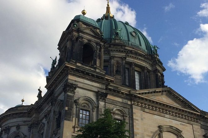 Berlin Mitte kulinarisch – Die Food Tour - Walking with a private group