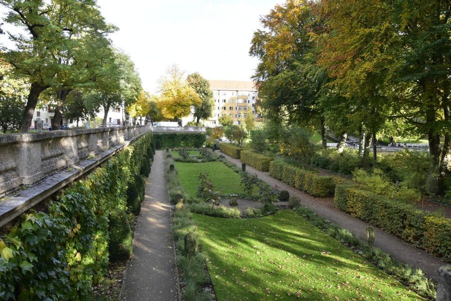 Berlin: Neukölln Walking Tour - Is $70 good value for a private group?