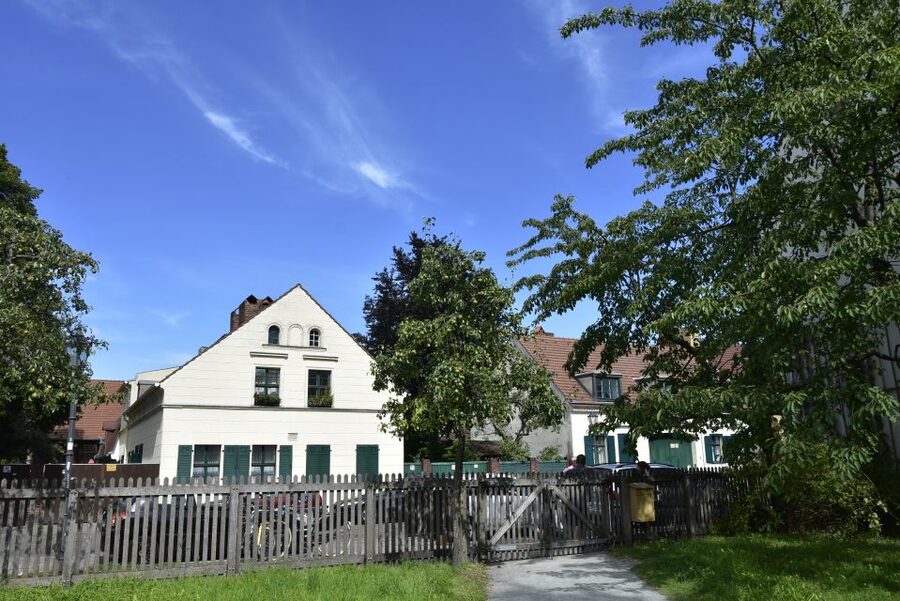Berlin: Old Neukölln Private Walking Tour - Bethlehem Church and the story of Rixdorf
