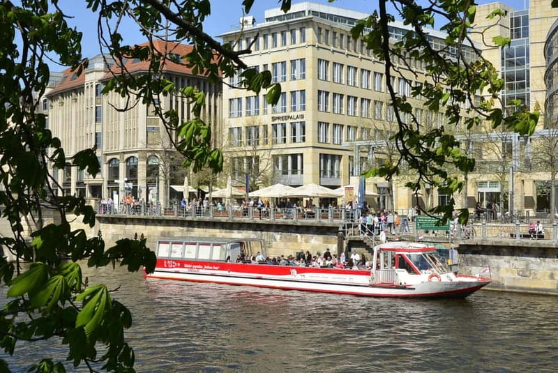 Berlin: Panoramic Boat Tour with Bilingual Audio Guide - Key points to know before boarding