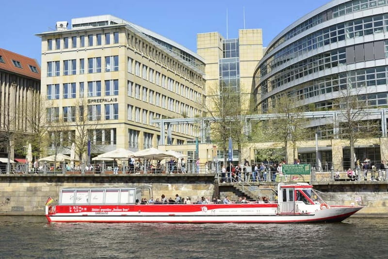 Berlin: Panoramic Boat Tour with Bilingual Audio Guide - Seeing Berlin from the Spree in one hour