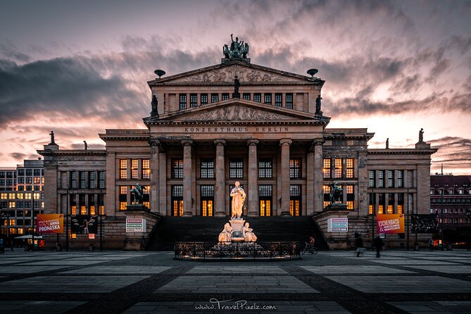 BERLIN PHOTO TOUR with a professional Photographer from Berlin - Potsdamer Platz and Berlin After Dark