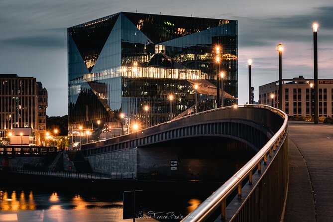 BERLIN PHOTO TOUR with a professional Photographer from Berlin - Advice for Cameras, Phones, and Mixed Skill Levels