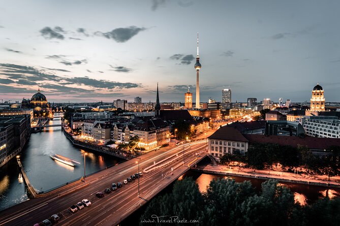 BERLIN PHOTO TOUR with a professional Photographer from Berlin - Reichstag and the Government District