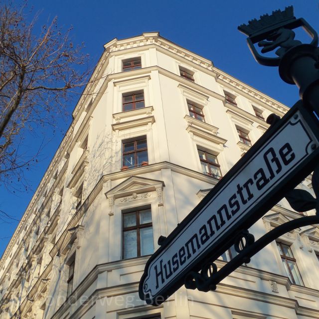Berlin: Prenzlauer Berg District Guided Walking Tour - Rykestraße Synagogue and Oderberger Straße pool