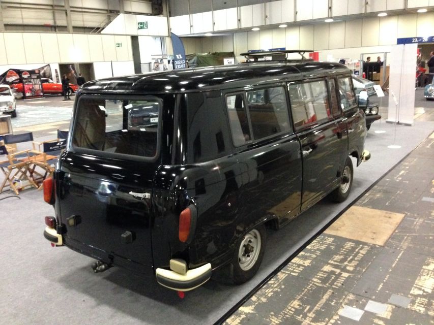 Berlin: Private 2-Hour Sightseeing Tour in Classic GDR Van - Berlin sightseeing with a two-stroke soundtrack