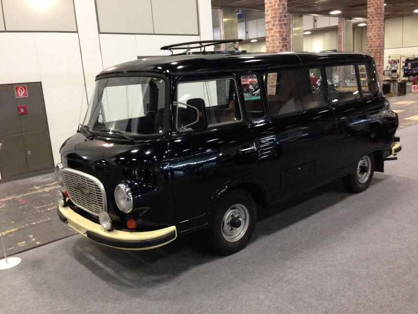 Berlin: Private 2-Hour Sightseeing Tour in Classic GDR Van - What the photo stops are really like