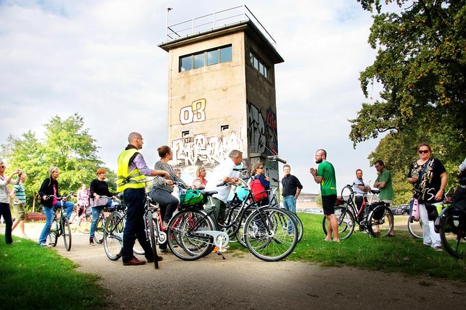 Berlin: Private Bike Tour of the Berlin Wall and Third Reich - The New Synagogue and an act of civil courage