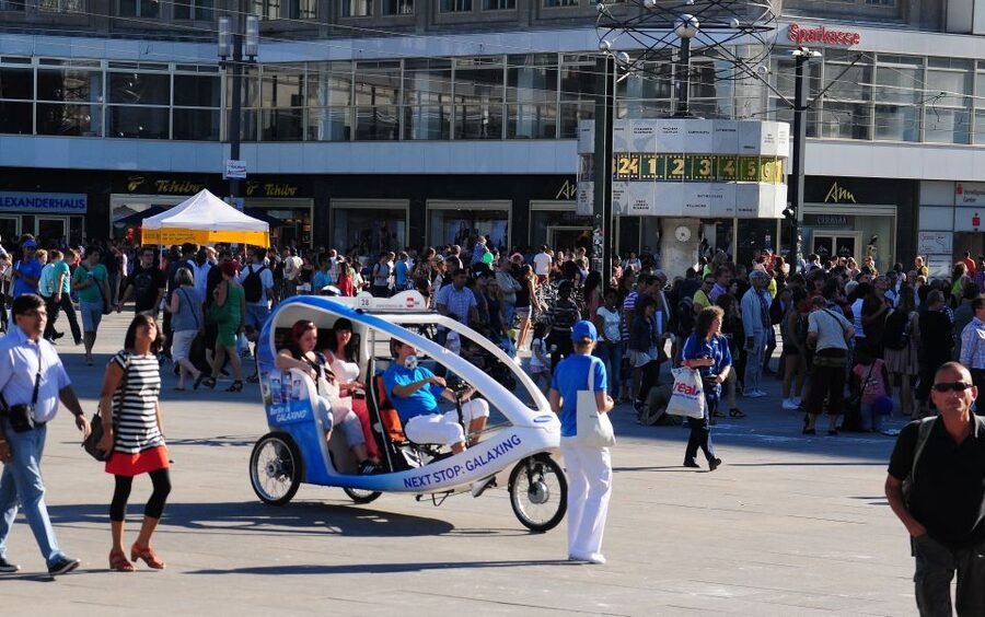 Berlin: Private Guided E-Rickshaw Tour - Brandenburg Gate and Berlin’s central sights