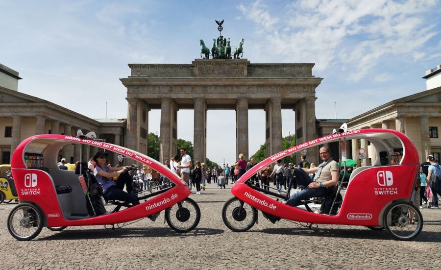 Berlin: Private Guided E-Rickshaw Tour - From Alexanderplatz to Unter den Linden