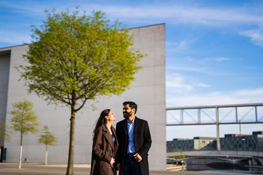 Berlin: Private Photo Session with Professional Photographer - Altes Museum and Berlin Cathedral