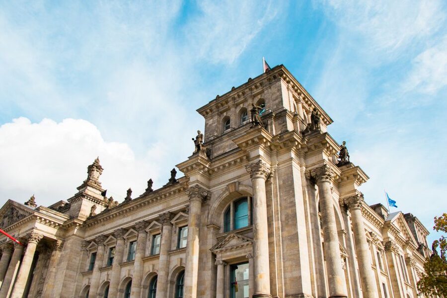 Berlin: Private Reichstag and Glass Dome Tour - Who should book this experience?