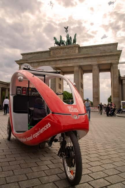 Berlin: Private Sightseeing Tour in an E-Rickshaw - Checkpoint Charlie and the divided city