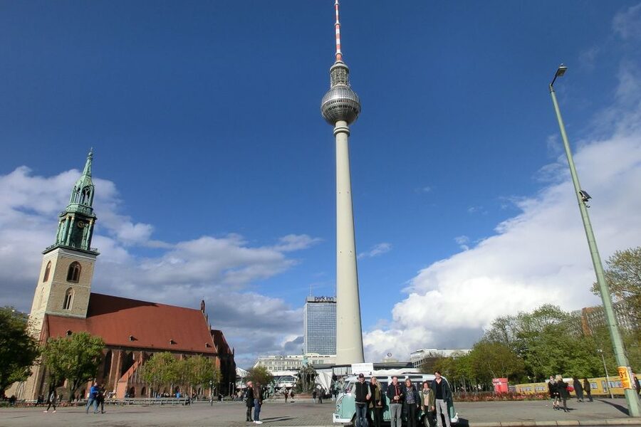 Berlin: Private Sightseeing Tour in Iconic Oldtimer VW Bus - Why the 1965 Samba changes the whole city tour
