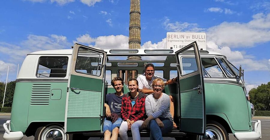 Berlin: Private Sightseeing Tour in Iconic Oldtimer VW Bus - Pickup and the first look at Berlin