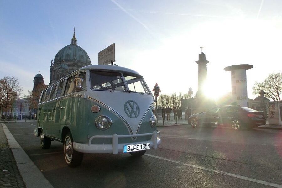 Berlin: Private Sightseeing Tour in Iconic Oldtimer VW Bus - Berlin Cathedral, Museum Island, and the royal center