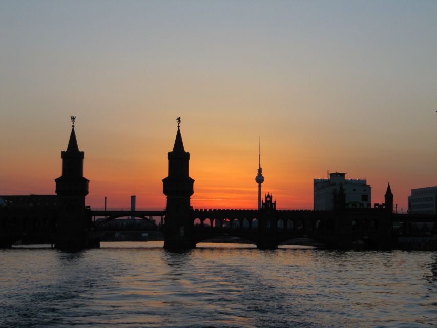 Berlin: Private Walking Tour with a Local - Getting Beyond a Fixed Sightseeing Script