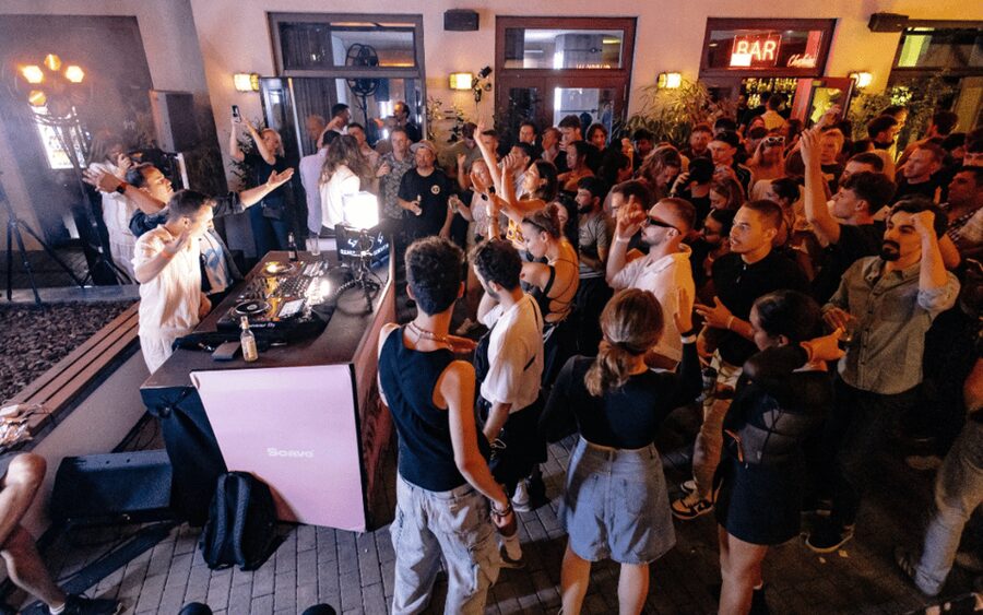 Berlin: Pub Crawl with Shots and VIP Club Entry - Key points to know before you book