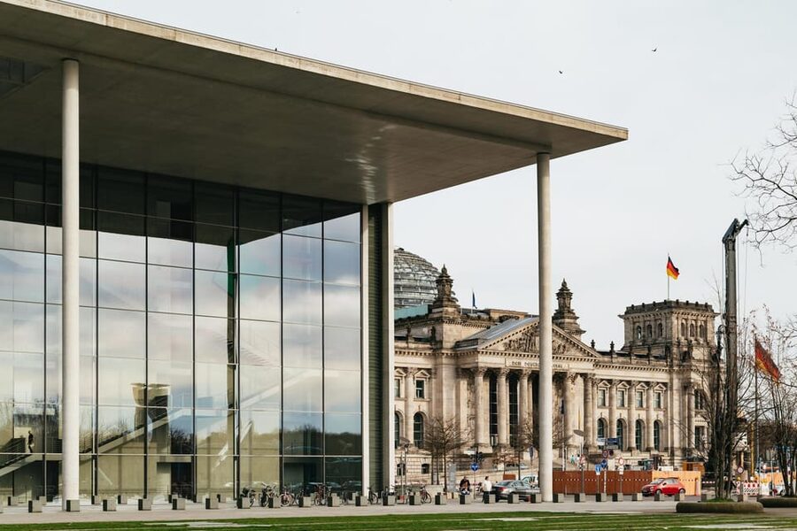 Berlin: Reichstag, Dome and Government District Guided Tour - The Plenarsaal and the working Bundestag