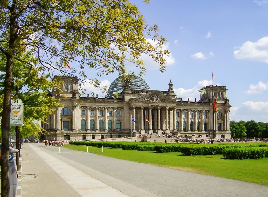 Berlin: Reichstag, Plenary Chamber, Cupola & Government Tour - Entering the Reichstag after security