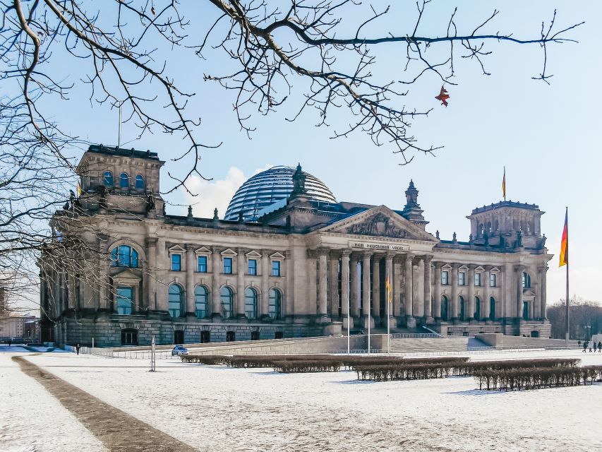 Berlin: Reichstag, Plenary Chamber, Cupola & Government Tour - The plenary chamber talk