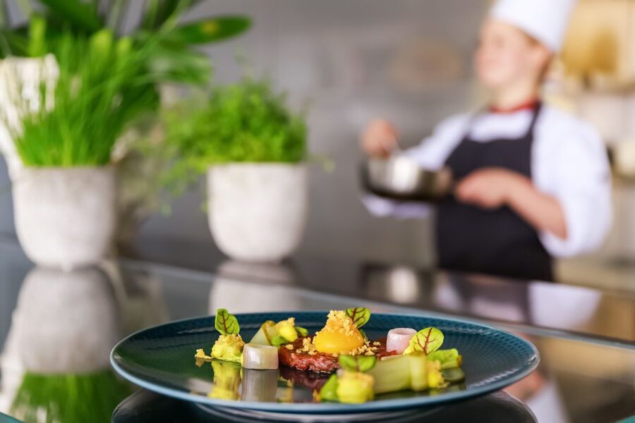 Berlin: Rooftop Dinner at the Käfer Restaurant Reichstag - The aperitif and four-course dinner