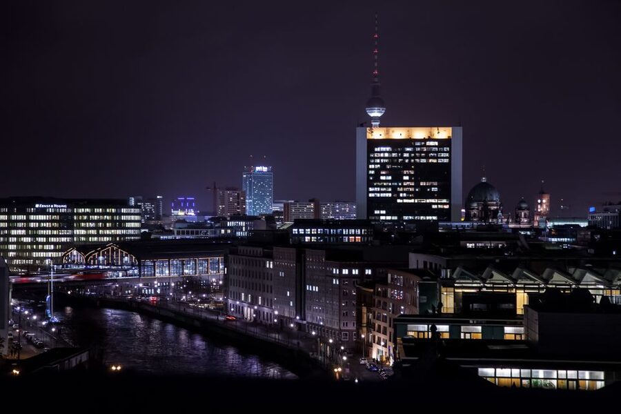 Berlin: Rooftop Dinner at the Käfer Restaurant Reichstag - Who should choose this dinner?