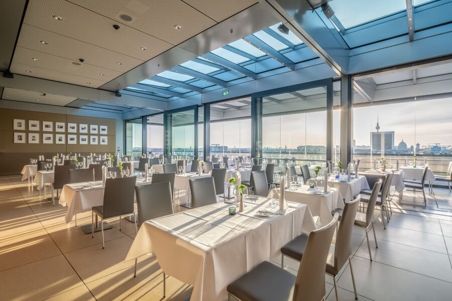 Berlin: Rooftop Lunch at the Reichstag's Käfer Restaurant - Exploring the glass dome after lunch