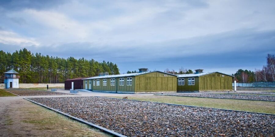 Berlin: Sachsenhausen Concentration Camp and Potsdam Tour - The one-hour ride to Potsdam