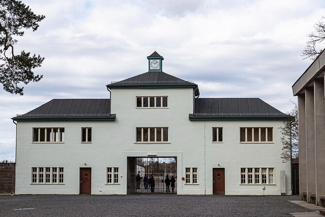 Berlin: Sachsenhausen Concentration Camp Memorial Tour - Meeting at Alexanderplatz and getting to the memorial