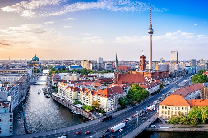 Berlin Scavenger Hunt and Highlights Self-Guided Tour - The app is useful, but prepare before you arrive