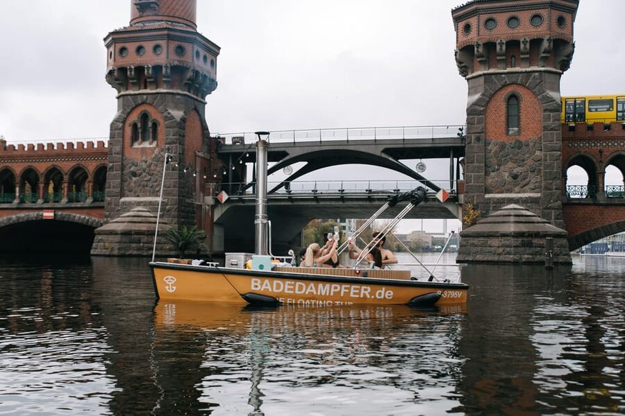 Berlin: Self-drive hot tub boat experience - Key points to know before booking