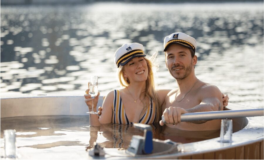 Berlin: Self-drive hot tub boat experience - Is the floating hot tub boat worth booking?